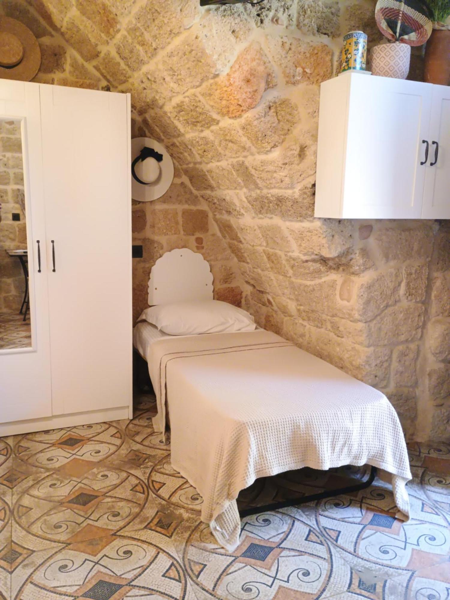 Stone Cave Suite Rhodes City Eksteriør bilde